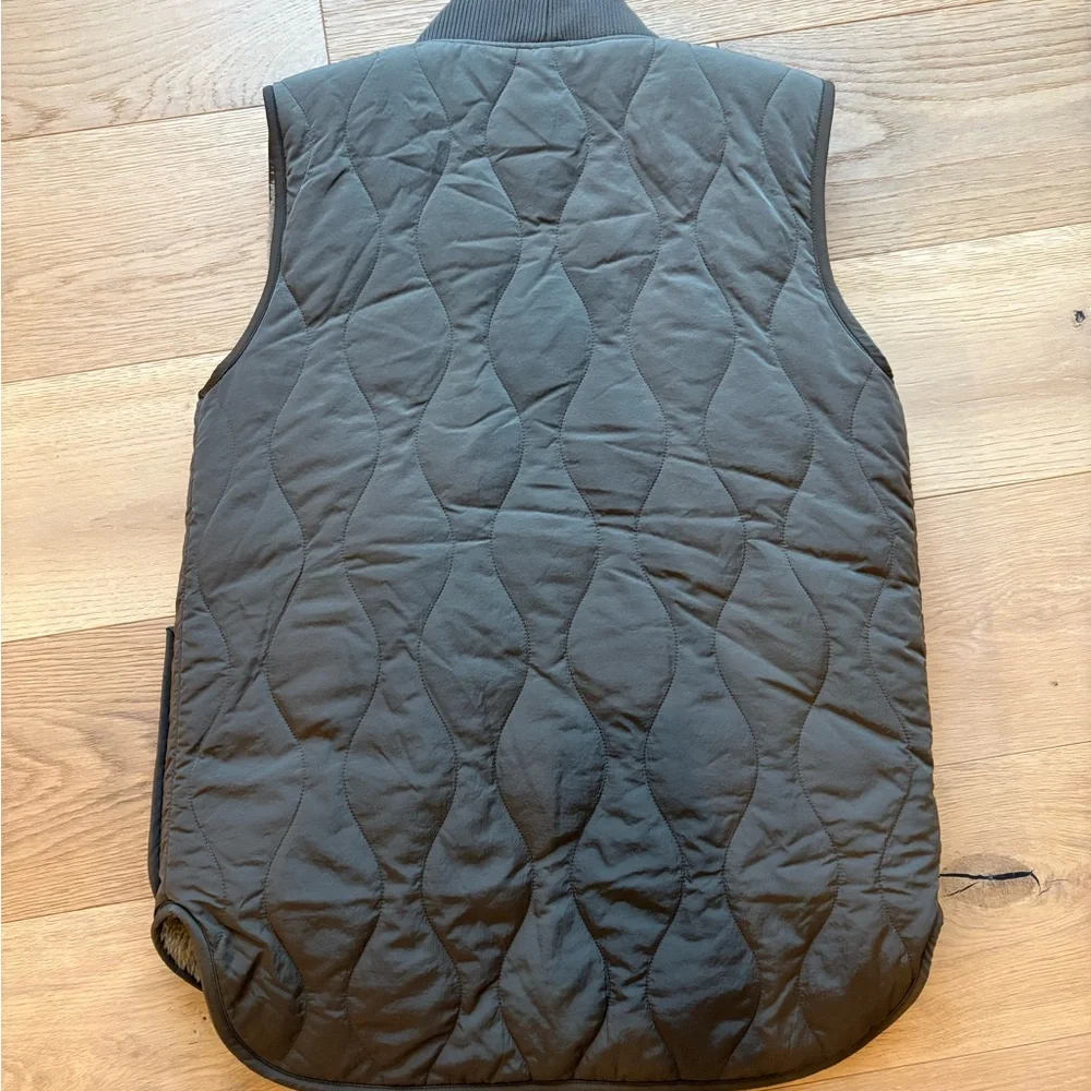 Varley Quilted Olive Green Sleeveless Vest